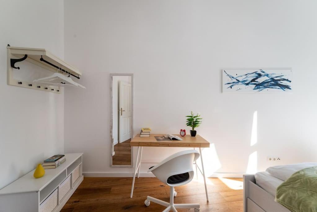 Spacious 2br By Metro And Center By Hm Appartement